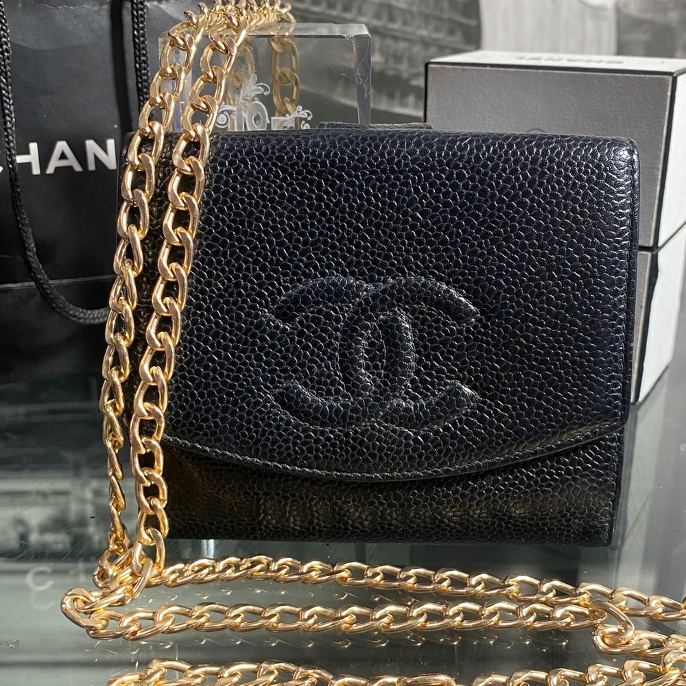 Authentic CHANEL Timeless CC Logo Caviar Leather Wallet - Picture 2 of 15